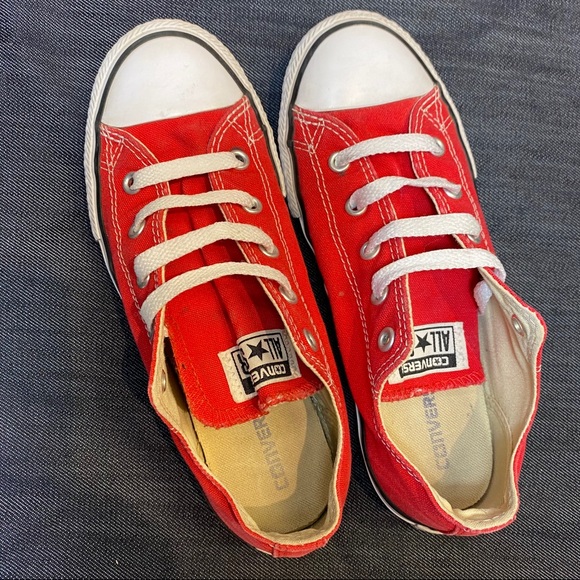 Converse All Star Low - Red Canvas / White Details - Youth size 3 - Picture 4 of 16